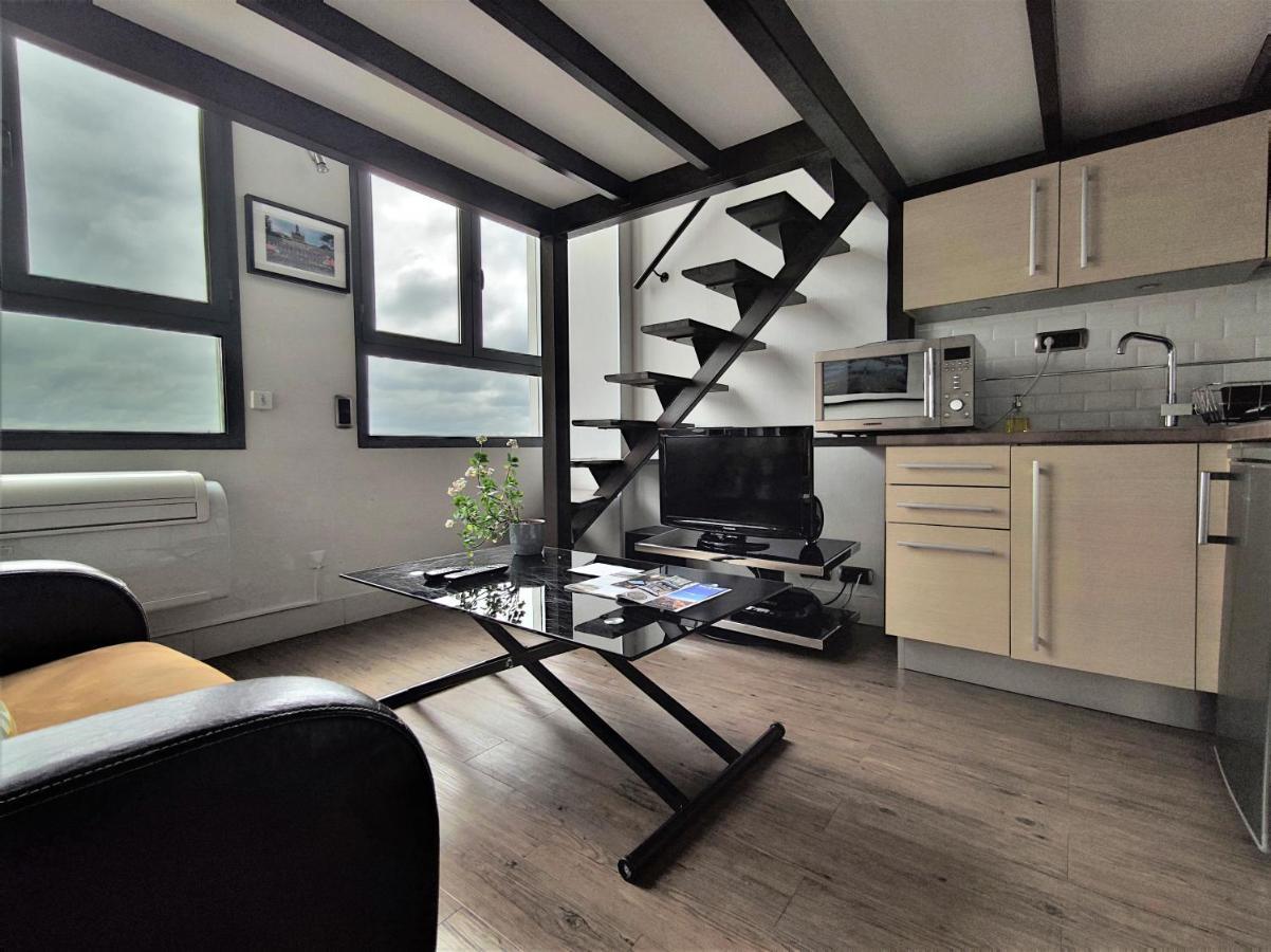 Lofts - Centre Ramblas Aparthotel 4*