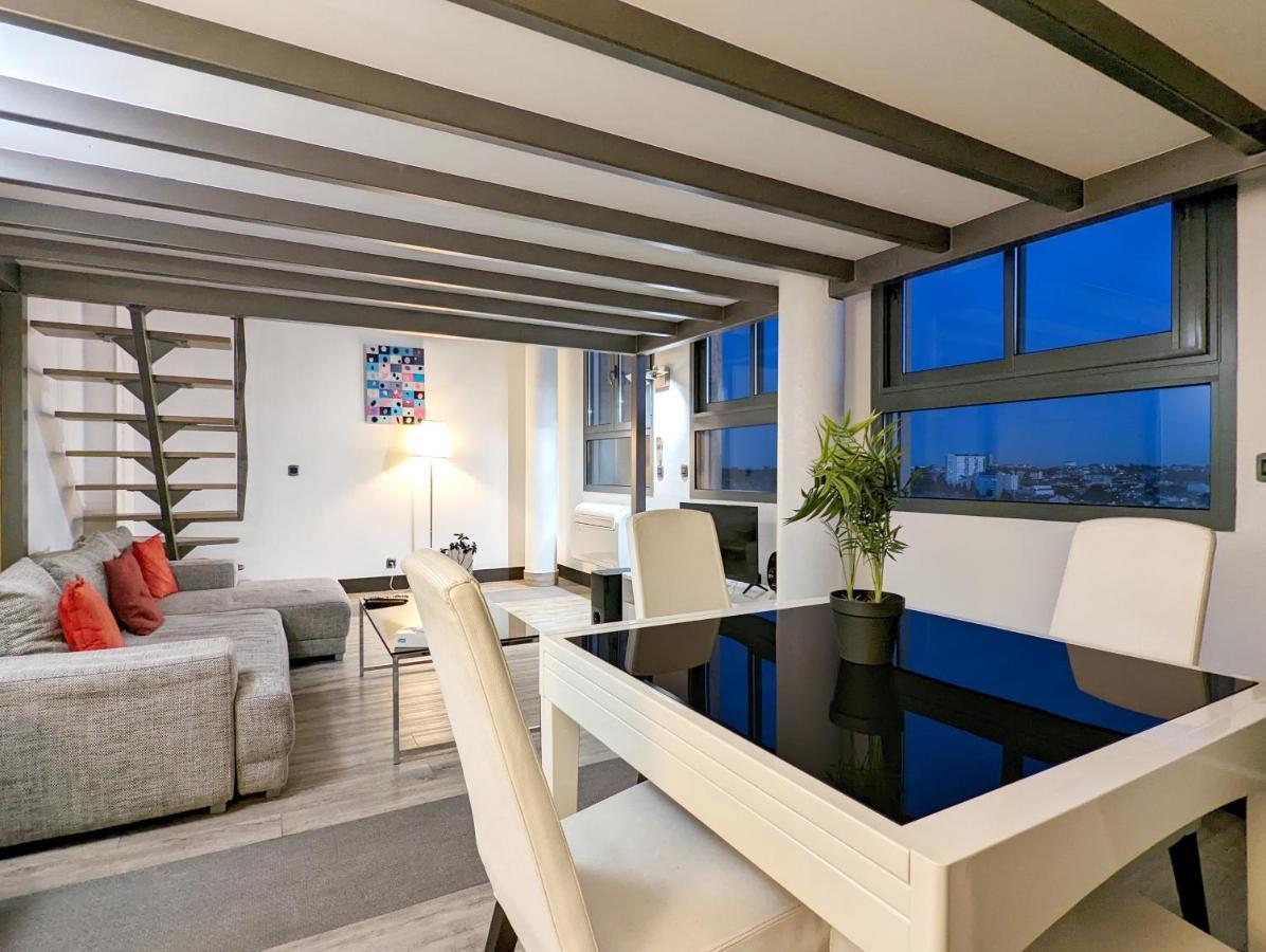 Lofts - Centre Ramblas Aparthotel 4*