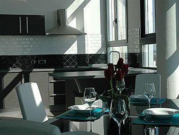Aparthotel Lofts - Centre Ramblas 4*